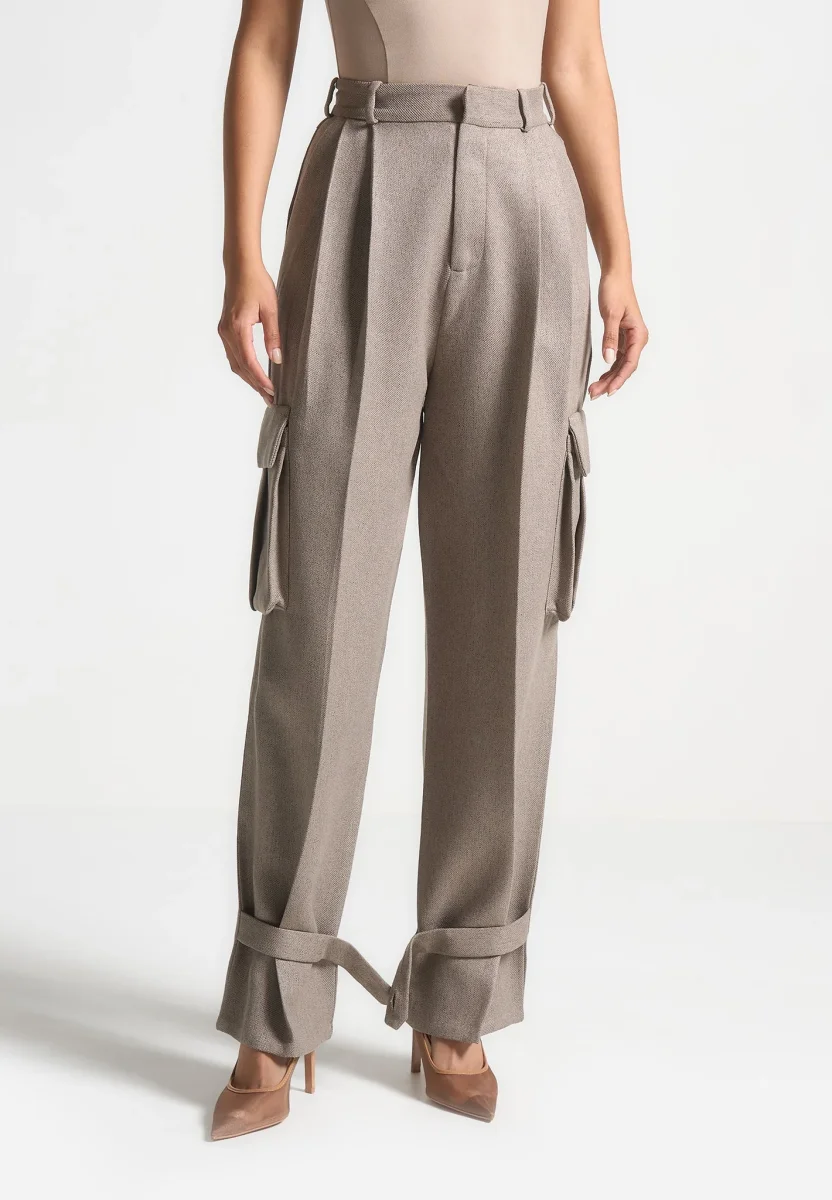 D⁠anielle – Textured Tailored Pleated Cargo Pants – Taupe